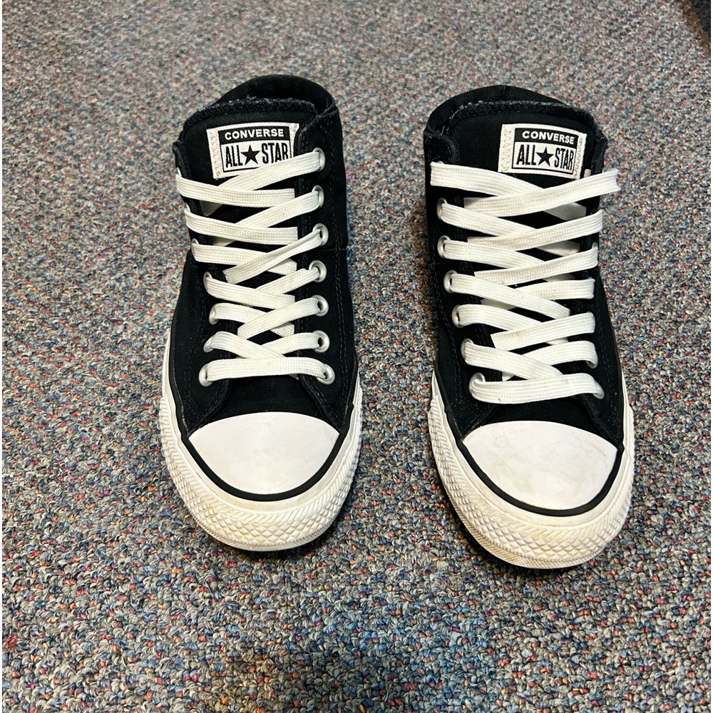 Black converse women’s size 8